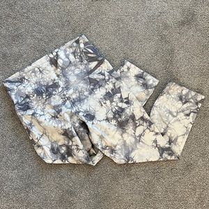 Lululemon tie dye leggings